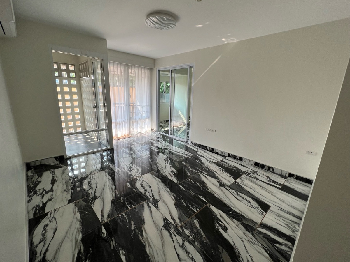 ห้องใหญ่ Double Room คอนโดพร้อมที่ดินด้านนอก สำหรับสร้างมุมส่วนตัวโครงการ i-House พระราม9 – เอกมัย ห้องใหญ่ Double Room คอนโดพร้อมที่ดินด้านนอก สำหรับสร้างมุมส่วนตัวโครงการ i-House พระราม9 – เอกมัย