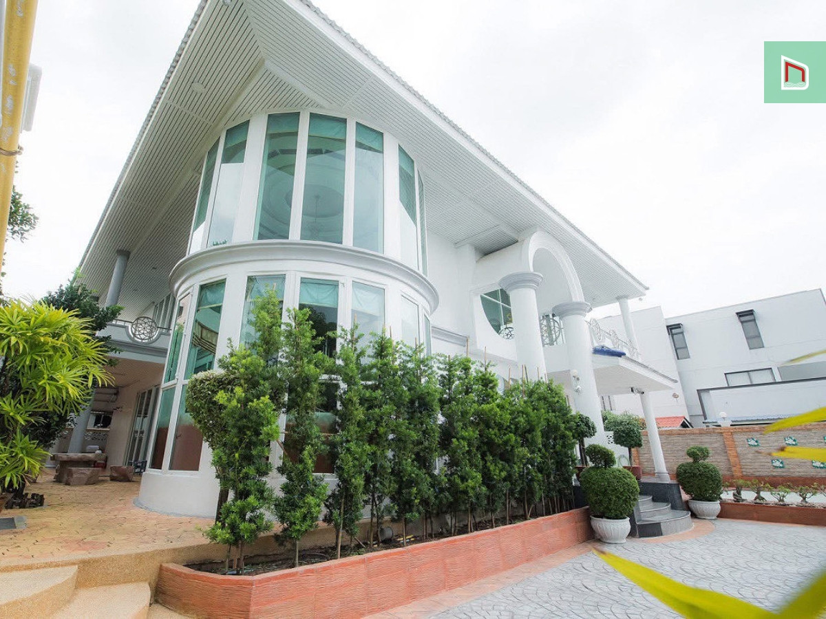 ขายบ้านหรู สร้างเอง หัวหมาก, เขตบางกะปิ, 3 ห้องนอน  3 ห้องน้ำ ที่ดิน 2 งาน 44 ตร.ว. 125 ล้าน ติดถนนถนนใหญ่ พระราม9 เข้าออกได้หลายทาง เฟอร์นิเจอร์เครื่องใช้ไฟฟ้าครบครัน   – รูปที่ 2