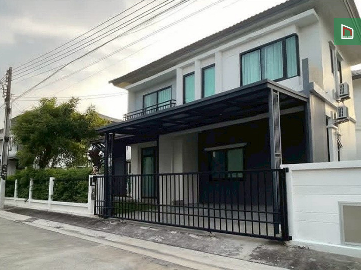 Single house, Britannia Bangna Km. 42, 50.80 sq m, 3 bedrooms, 4 bathrooms, 5.4 million, built-in and decorated, ready to move in, includes some furniture and electrical appliances, quiet.