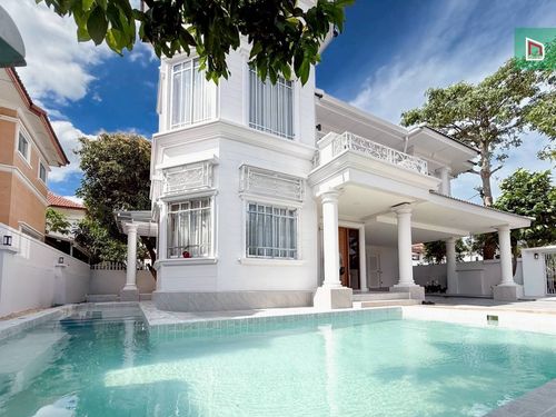Single house, Park Avenue, central Pattaya, 4 bedrooms, 3 bathrooms, 1 ngan, 1 sq m, 19.88 million, renovated, all new built-ins, pool villa, private pool, large area with garden.