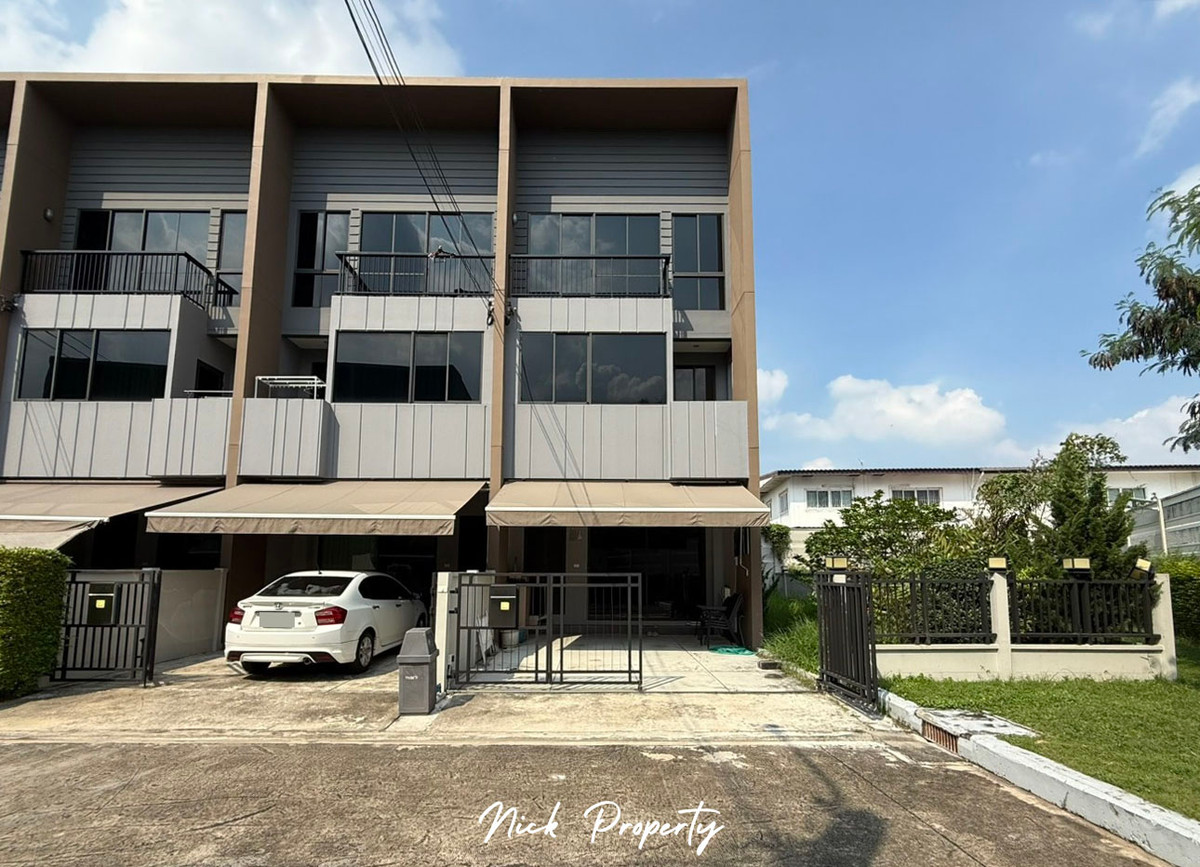 Baan Klang Muang บ้านกลางเมือง วัชรพล : ทาวน์โฮม 3 ชั้น หลังมุม เพื่อคนยุคใหม่ที่มีสไตล์ พื้นที่เยอะ ทำเลคุณภาพ ราคาสุดพิเศษ Baan Klang Muang บ้านกลางเมือง วัชรพล : ทาวน์โฮม 3 ชั้น หลังมุม เพื่อคนยุคใหม่ที่มีสไตล์ พื้นที่เยอะ ทำเลคุณภาพ ราคาสุดพิเศษ
