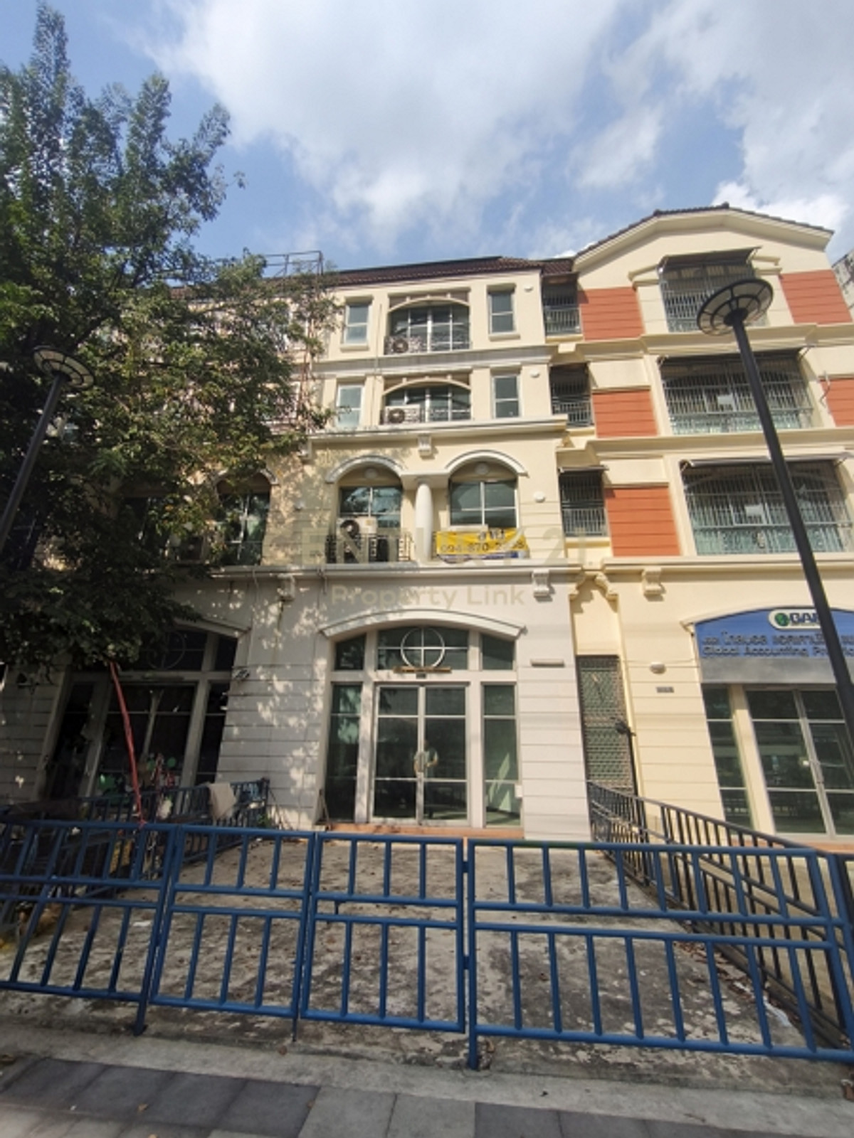 Rare Item! Home Office on Ladprao Road | 500m Walk to MRT Ladprao Interchange No..50-TH-68023 Rare Item! Home Office on Ladprao Road | 500m Walk to MRT Ladprao Interchange No..50-TH-68023