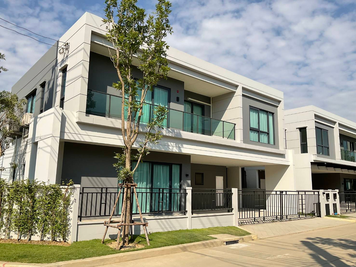 The Centro bangna for rent 