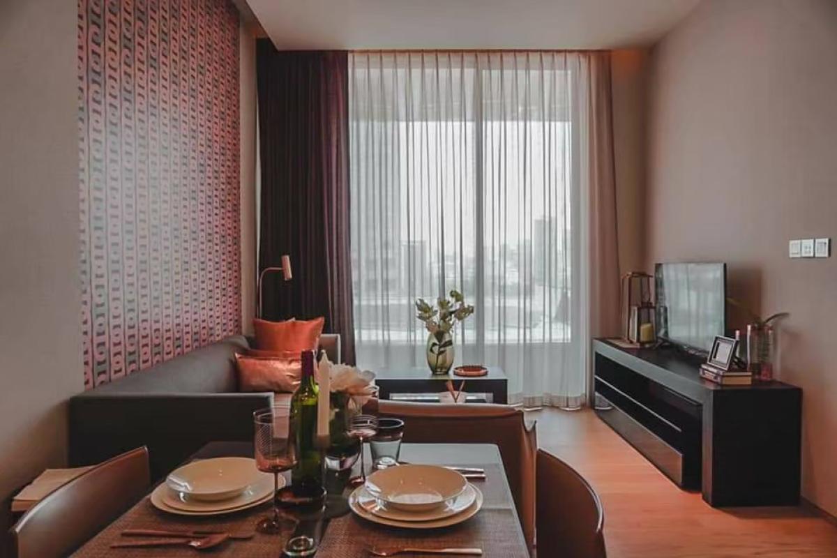 Saladaeng One / / 1 Bed 53 sq.m. Tel 0937890899 Saladaeng One / / 1 Bed 53 sq.m. Tel 0937890899