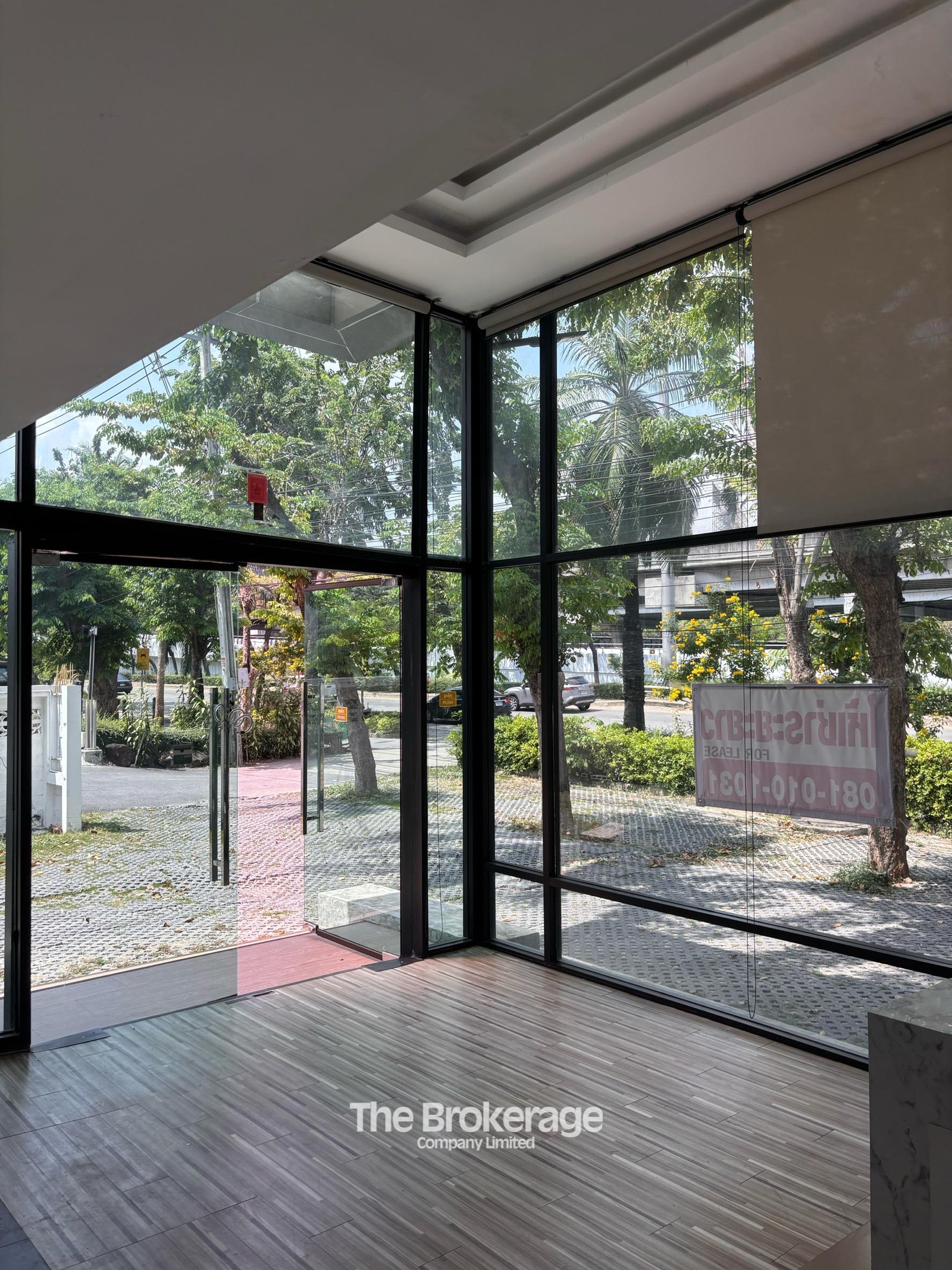 ให้เช่าด่วน! อาคารพาณิชย์ 3 ชั้น ติดถนนประดิษฐ์มนูธรรม 3 ชั้น รวมดาดฟ้า 450 ตร.ม. 130,000 บาท ติดต่อไลน์ : @thebrokerage – รูปที่ 3