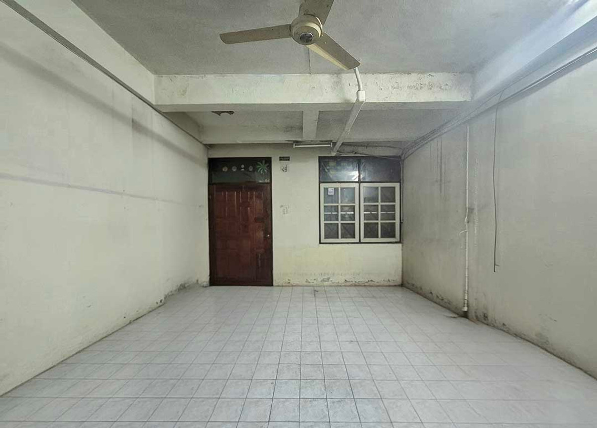 ขาย ทาวน์เฮ้าส์ รุ่งเรือง ซอยพหลโยธิน 54 แยก 12 ตามสภาพ ต่ำกว่าราคาตลาด – รูปที่ 4