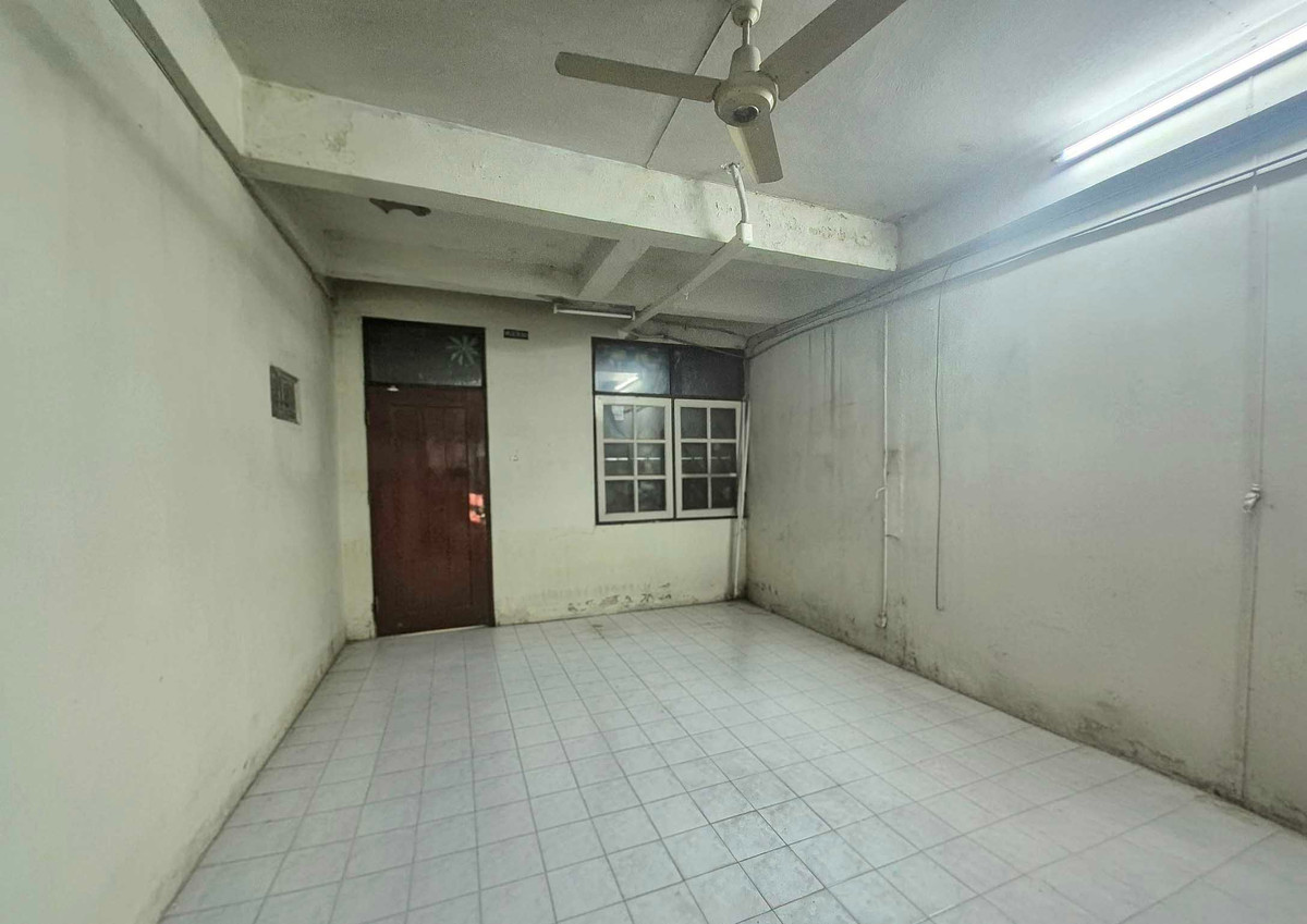 ขาย ทาวน์เฮ้าส์ รุ่งเรือง ซอยพหลโยธิน 54 แยก 12 ตามสภาพ ต่ำกว่าราคาตลาด – รูปที่ 3