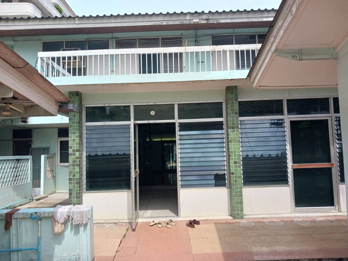 For Rent Commercial Space in Prime Sukhumvit Area 800 sqm, 5 Parking For Rent Commercial Space in Prime Sukhumvit Area 800 sqm, 5 Parking