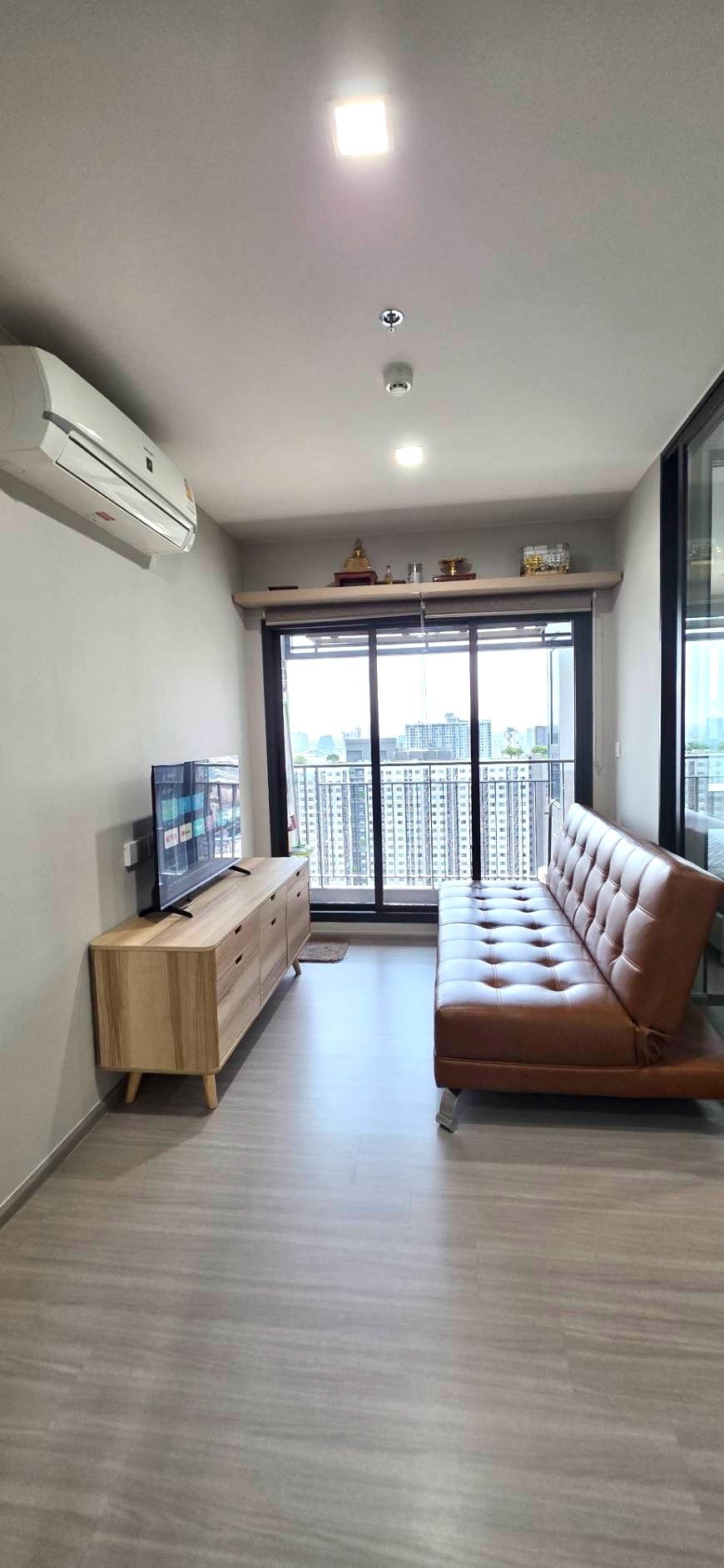 ให้เช่า คอนโด Life Sathorn Sierra ตกแต่งสวย*พร้อมเข้าอยู่ (เดินทางไปสาทรใน5นาที ติดbtsตลาดพลู150ม)  BTS ตลาดพลู 150 เมตร  ขนาด 36ตรม.  ค่าเช่า17,000บาท สัญญา1ปี  1 Bedroom  1 Bathroom  1 Multipurpoes room  ชั้น34 – รูปที่ 4