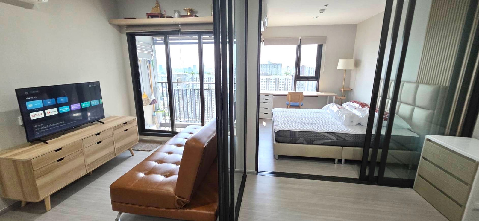 Condo for rent: Life Sathorn Sierra, beautifully decorated* ready to move in.(travel to Sathorn in 5 minutes Next to BTS Talat Phlu 150 m)BTS Talat Phlu 150 metersSize 29 sq m. Rental price 14,000 baht, 1 year contract.1 Bedroom 1 Bathroom Digita
