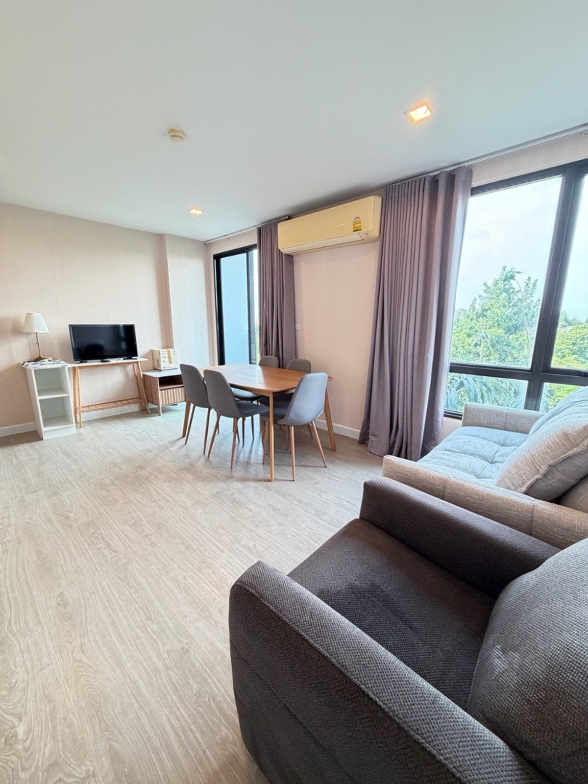 ให้เช่า เมโทรลัก รัตนาธิเบศร์ 2 ห้องนอน 2 ห้องน้ำ ชั้น 5 15,000 บาท/เดือน ให้เช่า เมโทรลัก รัตนาธิเบศร์ 2 ห้องนอน 2 ห้องน้ำ ชั้น 5 15,000 บาท/เดือน