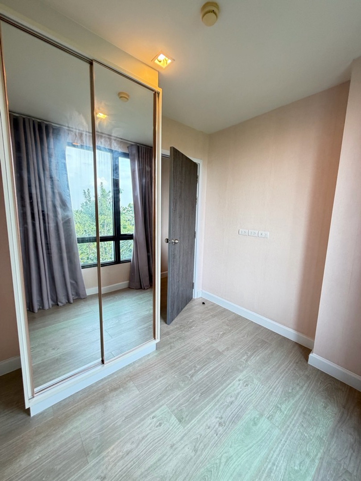 ให้เช่า เมโทรลัก รัตนาธิเบศร์ 2 ห้องนอน 2 ห้องน้ำ  ชั้น 5 15,000  บาท/เดือน – รูปที่ 4