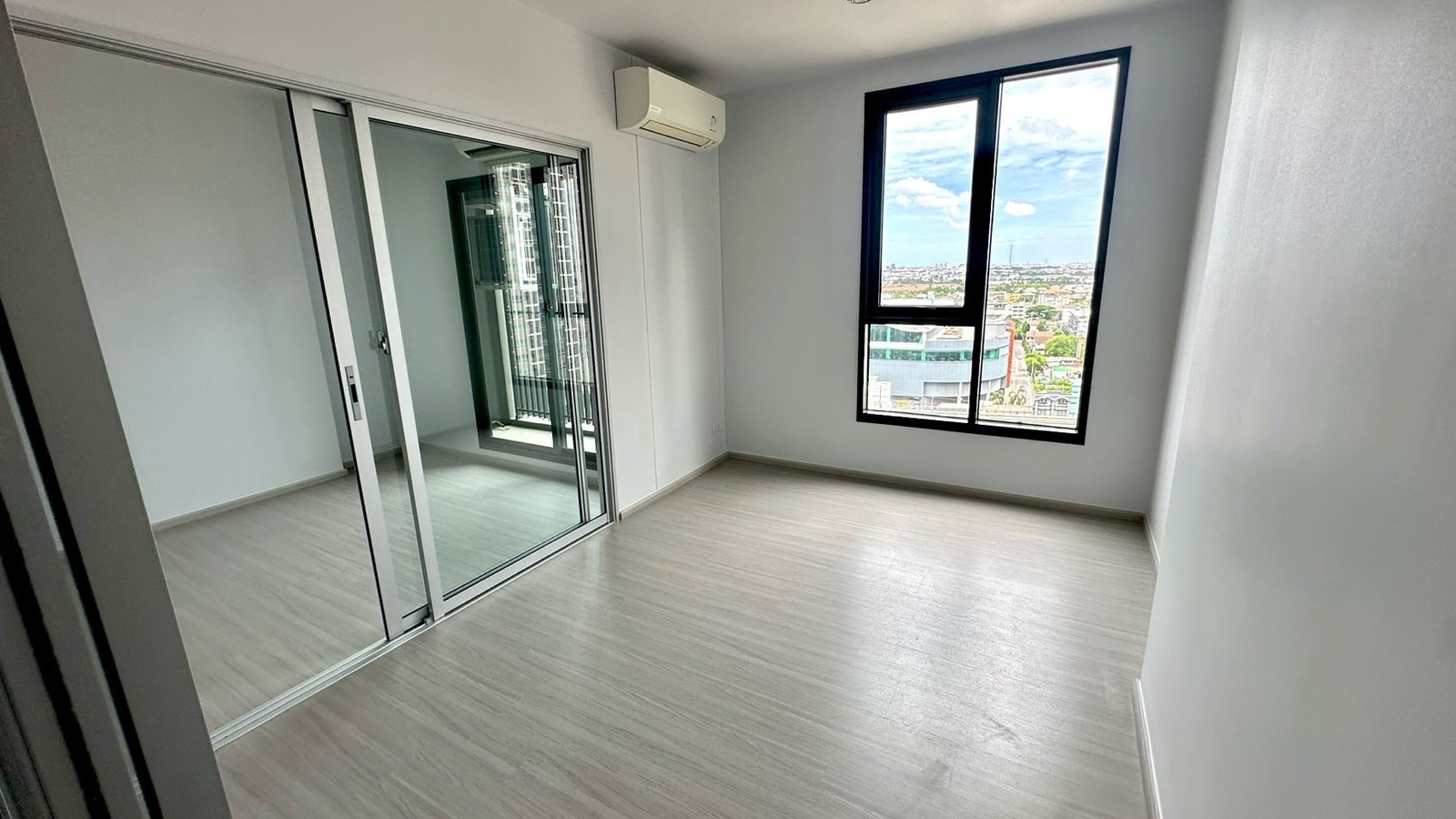 Condo for sale, The Parkland Phetkasem 56, The Parkland Phetkasem 56, convenient travel, near MRT Phasi Charoen.