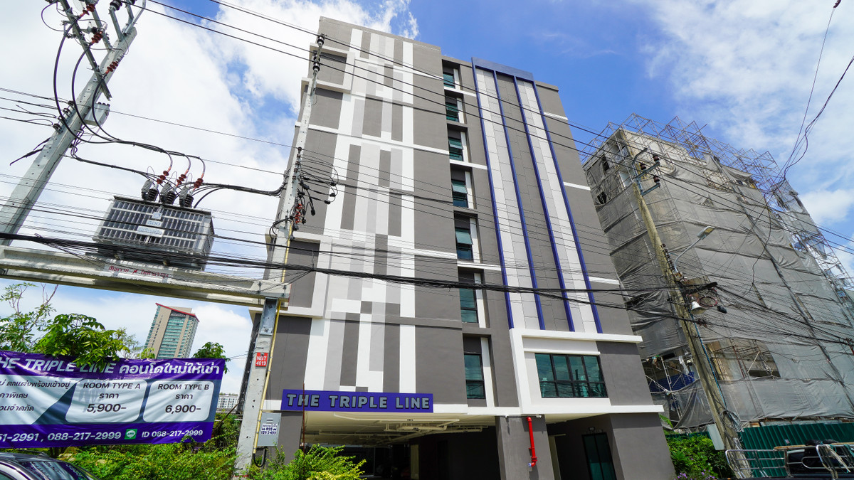 For sale: The Triple Line Condominium (The Triple Line Condominium), ready-to-move-in condo, near the BTS.