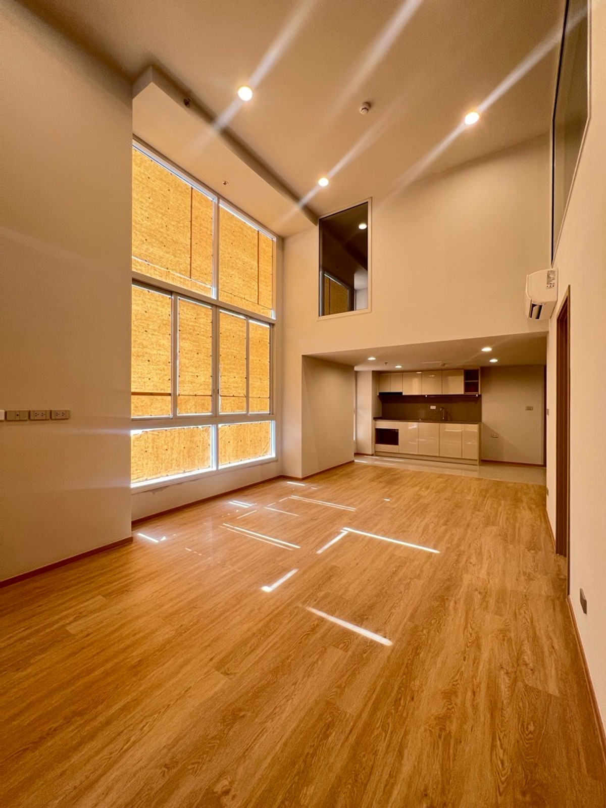 For sale: 3 bedrooms 𝗖𝘂𝗹𝘁𝘂𝗿𝗲 𝗖𝗵𝘂𝗹𝗮, get a large room, usable area 108 sq m. Make an appointment to view the actual room. Call 062-339-3663