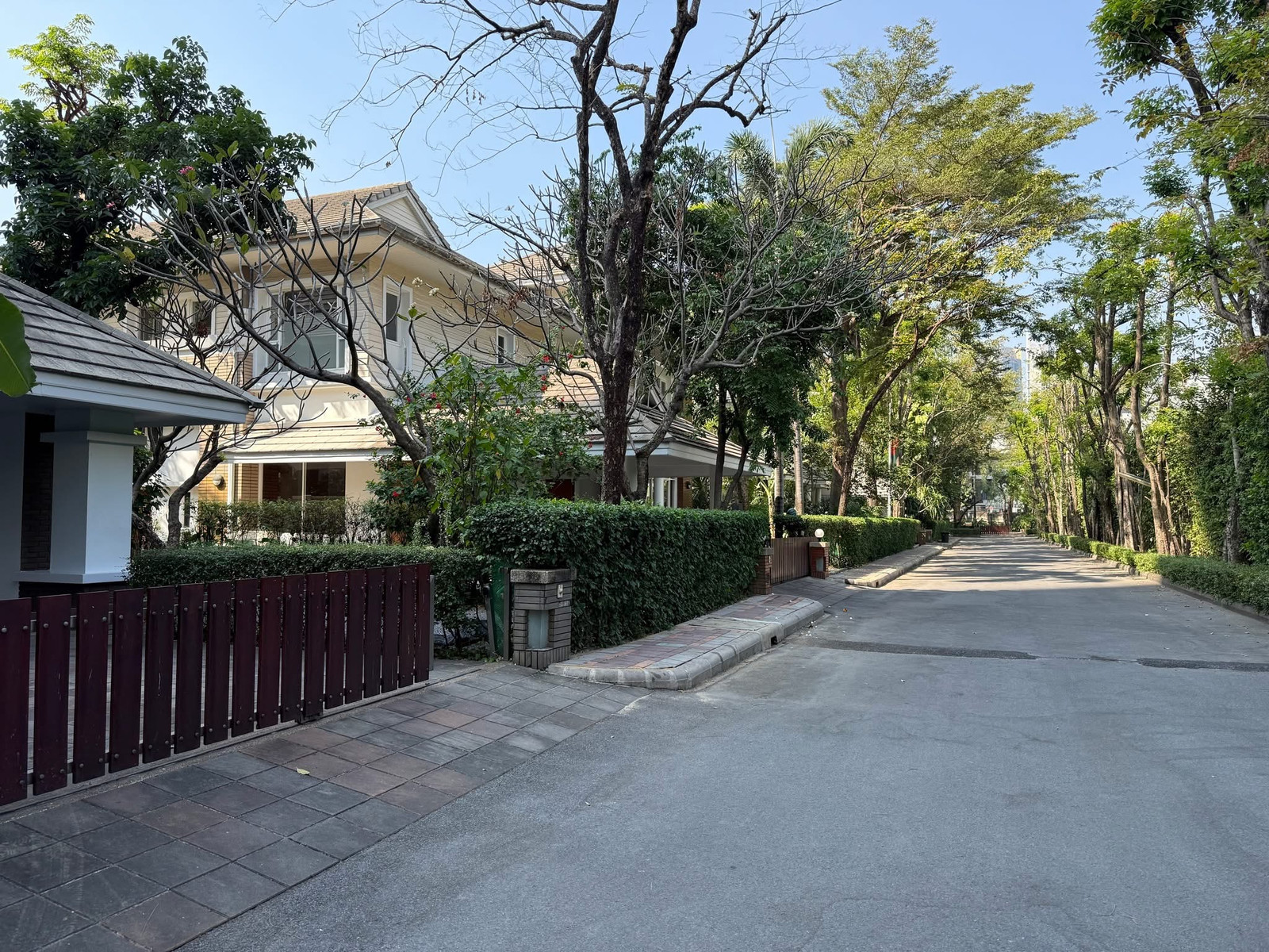 ให้เช่าบ้านเดี่ยวหรู Pool Villa สุขุมวิท 36 ใกล้ BTS ทองหล่อ 300 เมตร, 4 bedrooms – รูปที่ 2