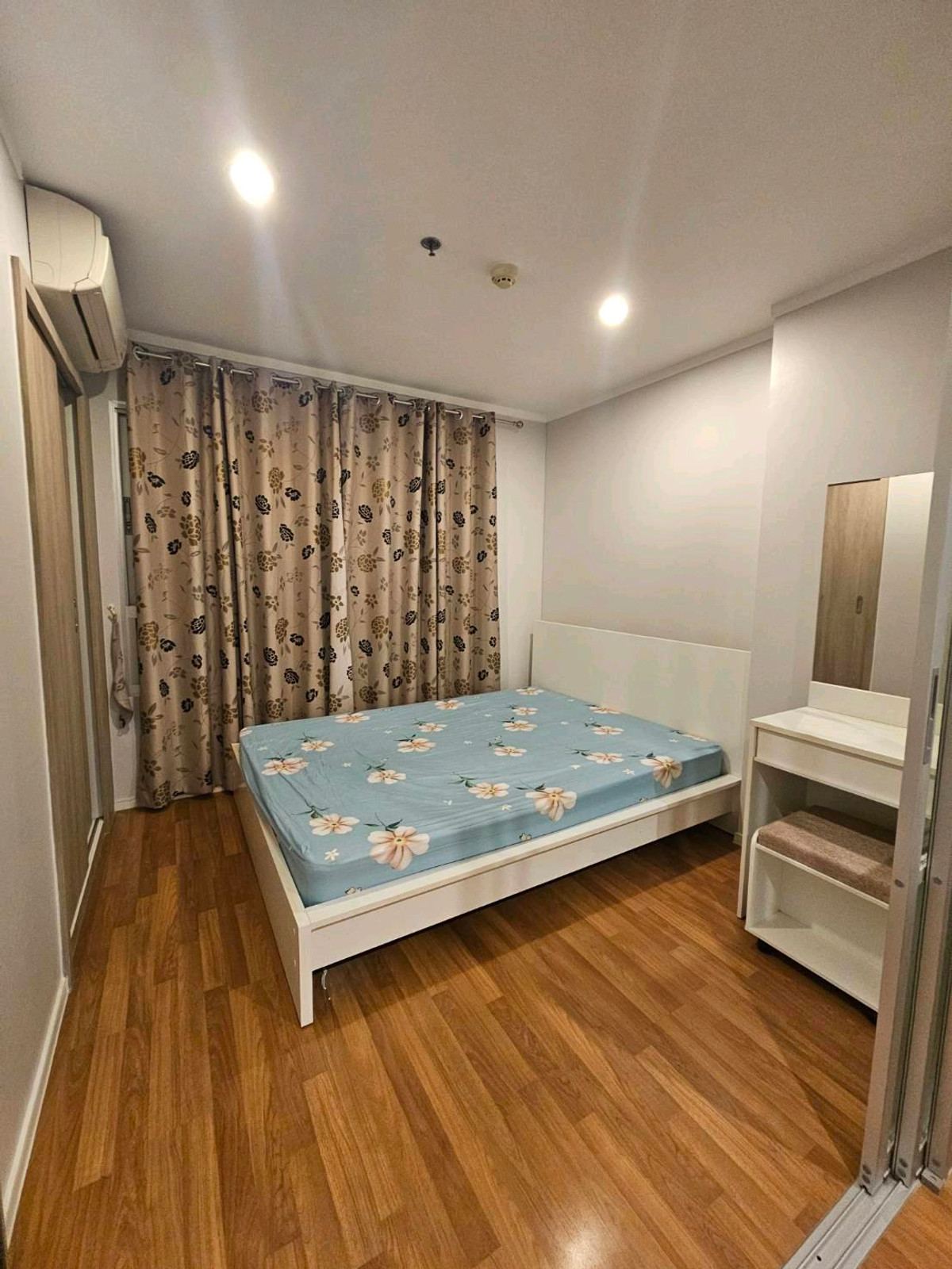 Condo for rent Lumpini Place 
Boromarajonani-Pinklao
Best value, cheapest