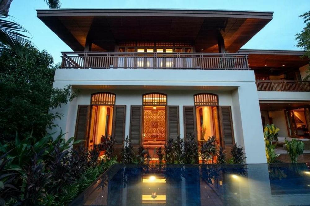 ขาย/เช่า บ้านสวย พร้อมสระว่ายน้ำ บนที่ดิน ขนาด 1ไร่ ใจกลางเมือง ถนนสุขุมวิท 31 โทร 0614944697