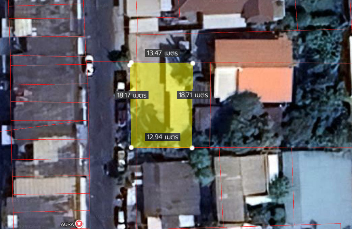 Give the land Next to Senanikom Road 1, Soi 25, Intersection 6, near Amornphan Market 9.