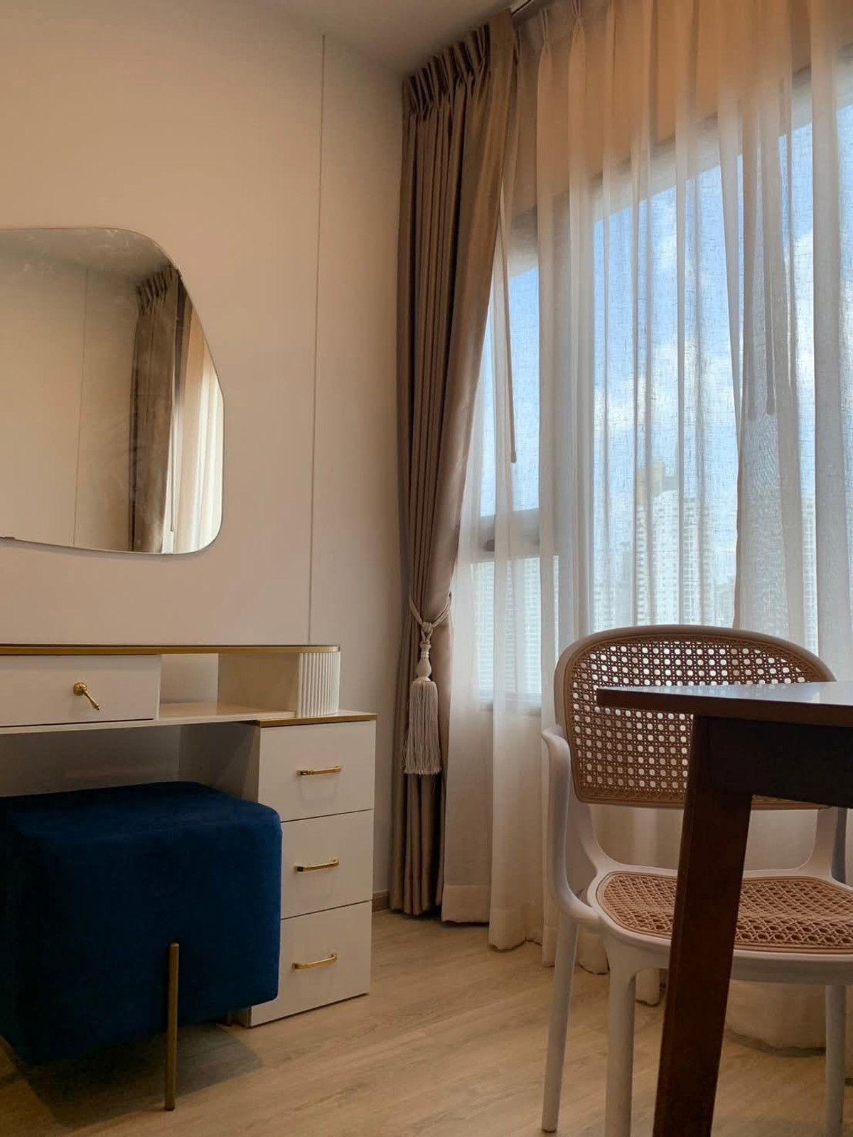 New Room 🏕 Life Rama4 Asoke Studio 27 Sqm Fullyfurnish , Welcome Foreign 22,500-