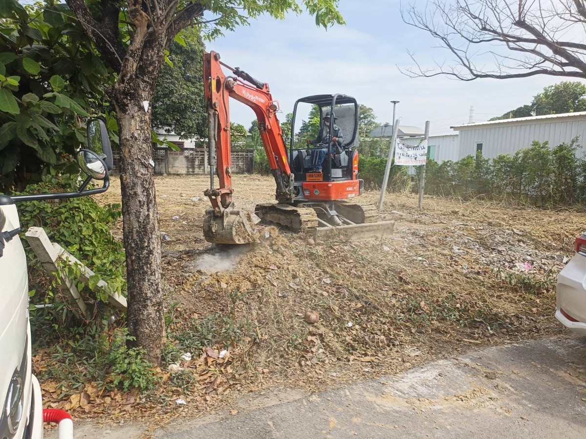 Land for sale at the entrance of Thung Mangkorn Soi 6, price 13.2 million baht, very good location, next to the road on 2 sides, area 119 sq m., accessible from Borommaratchachonnani Road. or Suan Phak Road, Chim Phli Subdistrict, Taling Chan District, Ba Land for sale at the entrance of Thung Mangkorn Soi 6, price 13.2 million baht, very good location, next to the road on 2 sides, area 119 sq m., accessible from Borommaratchachonnani Road. or Suan Phak Road, Chim Phli Subdistrict, Taling Chan District, Ba