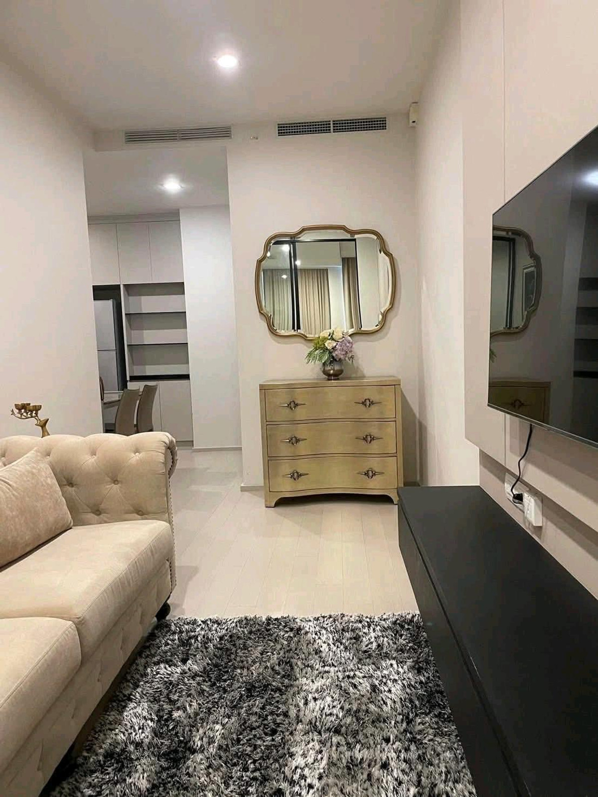 🔥For Rent Now🔥 Noble Ploenchit ✨Beautiful room, fully furnished and decorated, complete with furniture and appliances, city view from the 14th floor!