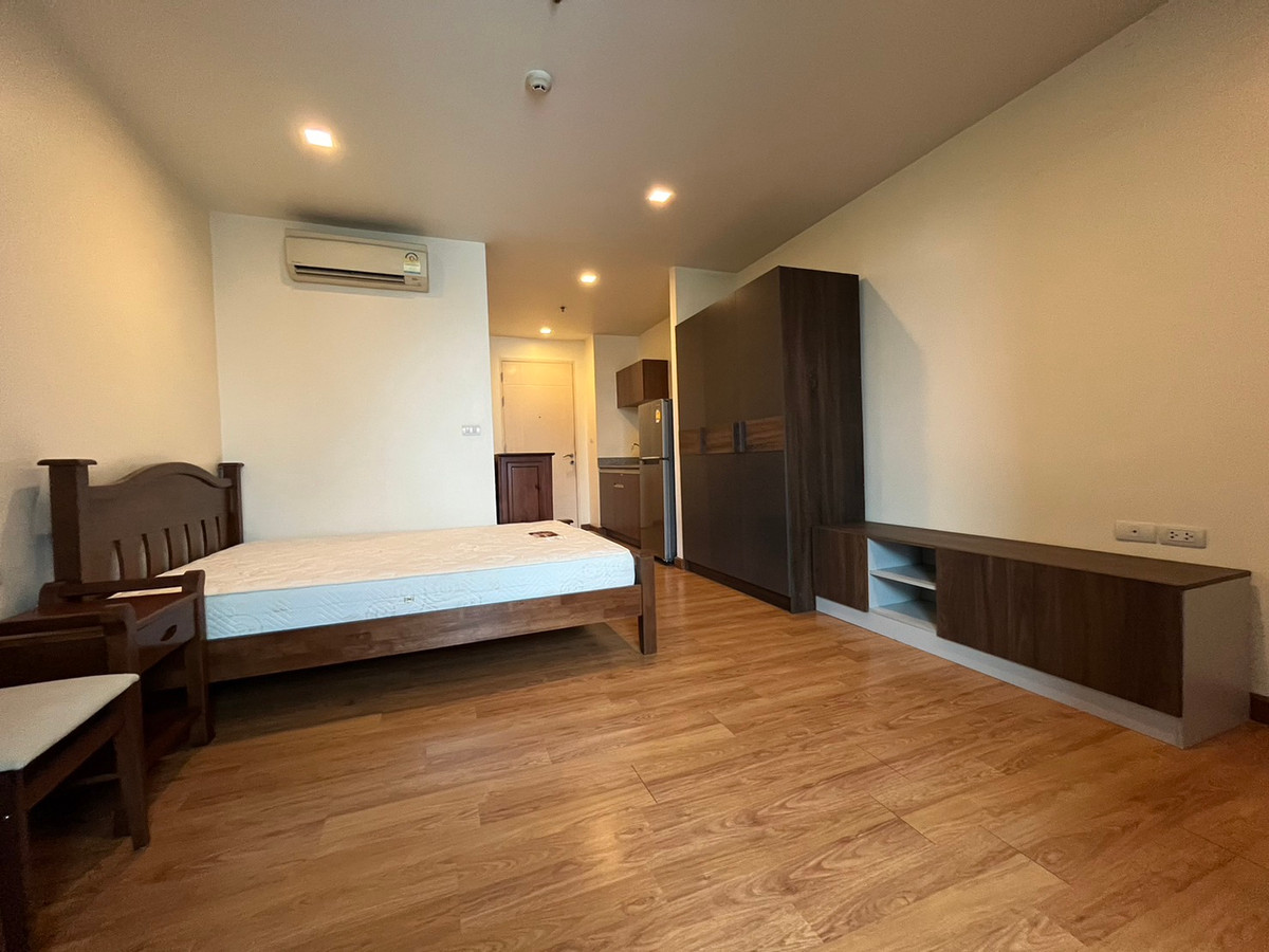 Urgent Sale! Condo Wish @ Samyan with tenant, Studio, 1 Bath, 30 Sqm., 350m to MRT Samyan, 4.2 million Baht Urgent Sale! Condo Wish @ Samyan with tenant, Studio, 1 Bath, 30 Sqm., 350m to MRT Samyan, 4.2 million Baht