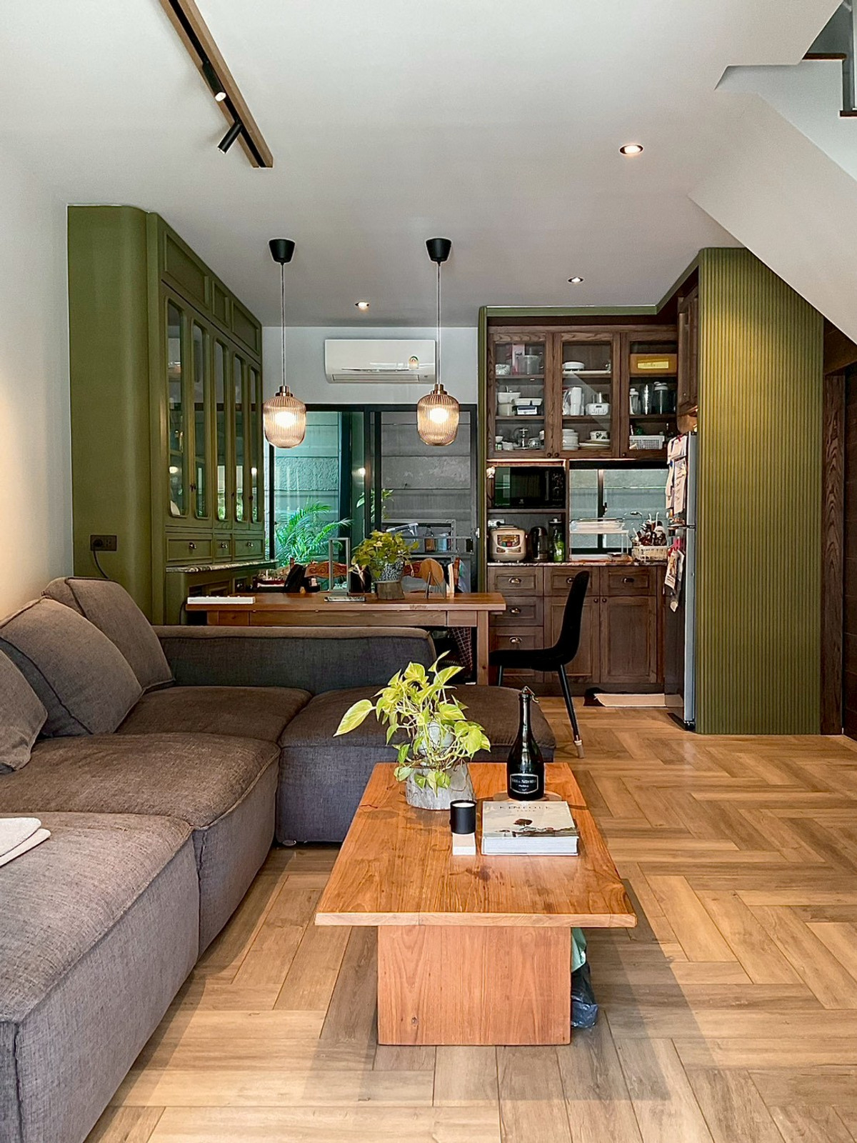 ✅  sells himself Townhome 3 floors: 5,000,000 baht “Baan Klang Muang Srinakarin-On Nut“ by AP, Yellow Line, Si Nut Station