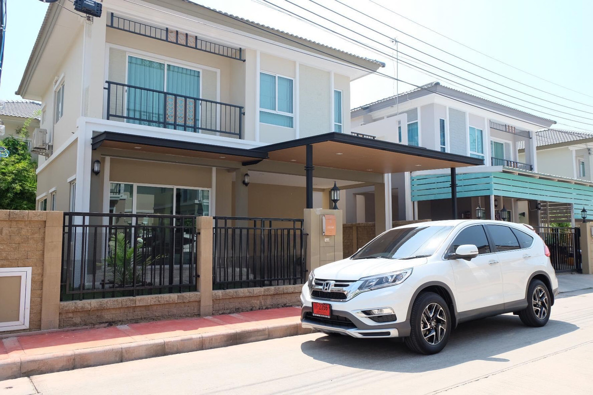Twin house Passorn Pride Srinakarin - Theparak