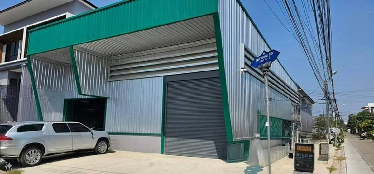 Warehouse for rent/sale in Phetkasem area, prime location, size 414 sq m. Warehouse for rent/sale in Phetkasem area, prime location, size 414 sq m.