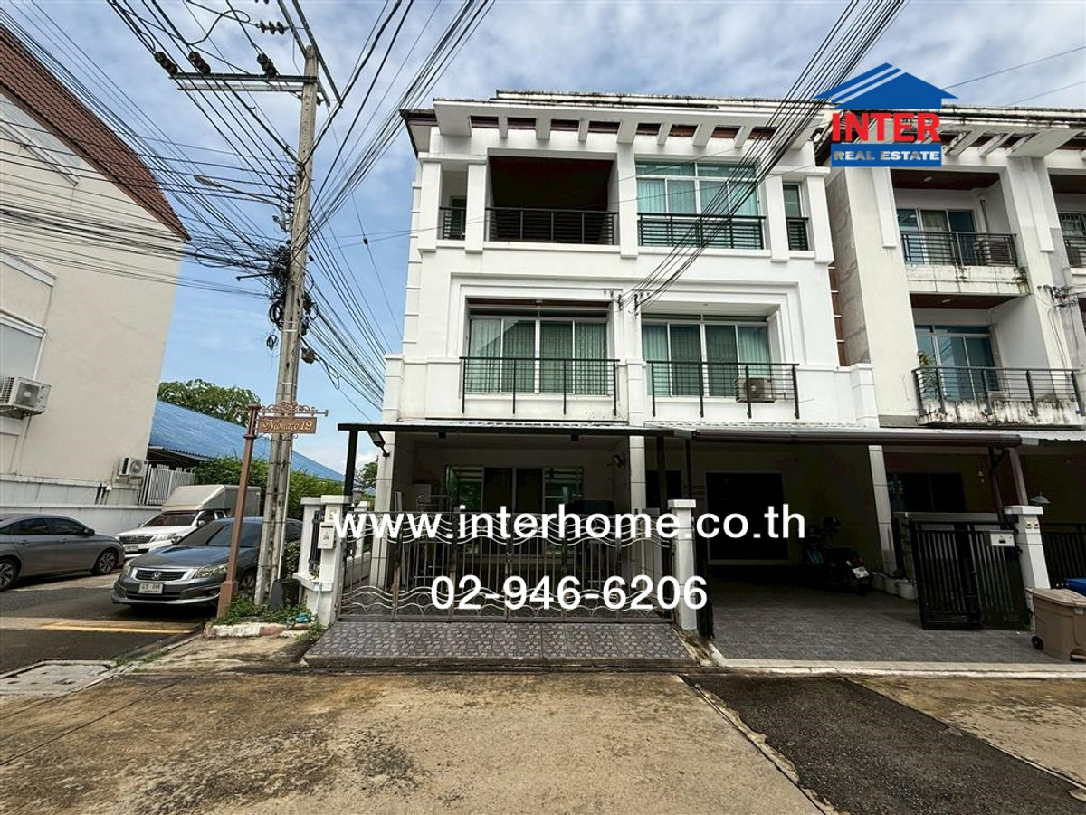 Townhome, 3 floors, 24.9 sq m, The Royal Monaco Srinakarin-Phatthanakan Village. Soi Srinakarin 24 Srinakarin Road, Phatthanakan Road, Suan Luang District, Bangkok Townhome, 3 floors, 24.9 sq m, The Royal Monaco Srinakarin-Phatthanakan Village. Soi Srinakarin 24 Srinakarin Road, Phatthanakan Road, Suan Luang District, Bangkok