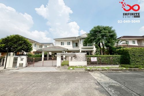 House for sale, Nantawan Rama 9-On Nut, 102 sq m., 450 sq m., near Suvarnabhumi.