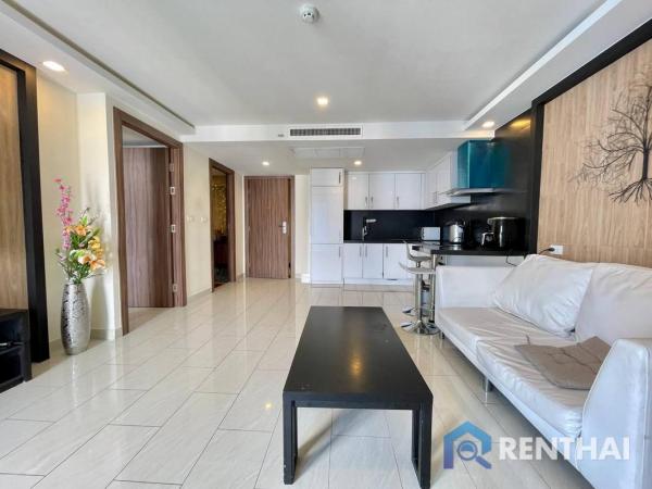 Grand Avenue Residence  วิวสระ เลย์เอาท์กว้างพิเศษ