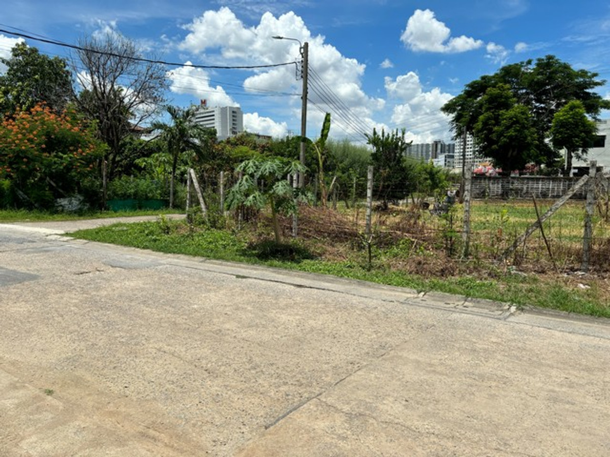 Land for sale in Ngamwongwan 18, Soi Chulakasem, size 1-0-18 rai, good location behind The Mall Ngamwongwan. – รูปที่ 2