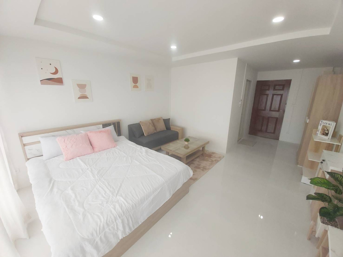 Condo Green Place Royal Park, Building B, 8th floor, only 1.2 million baht.