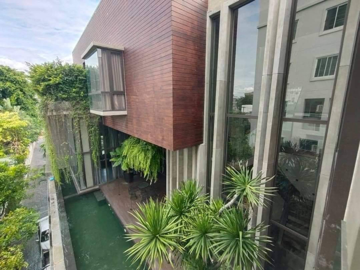 ♢ Pool Villa ♢ บ้านเดี่ยว พูลวิลล่า 3 ชั้น ขนาดที่ดิน 100.00 ตร.ว. พื้นที่ใช้สอย 850.00 ตร.ม. | 5 ห้องนอน 6 ห้องน้ำ | ใกล้ Dokki Mall Thonglor – รูปที่ 3