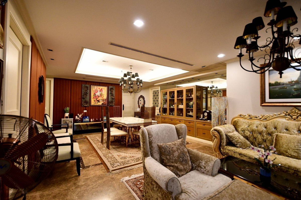 Condo Sathorn, 3 bedrooms, large size, ready to move in. Condo Sathorn, 3 bedrooms, large size, ready to move in.