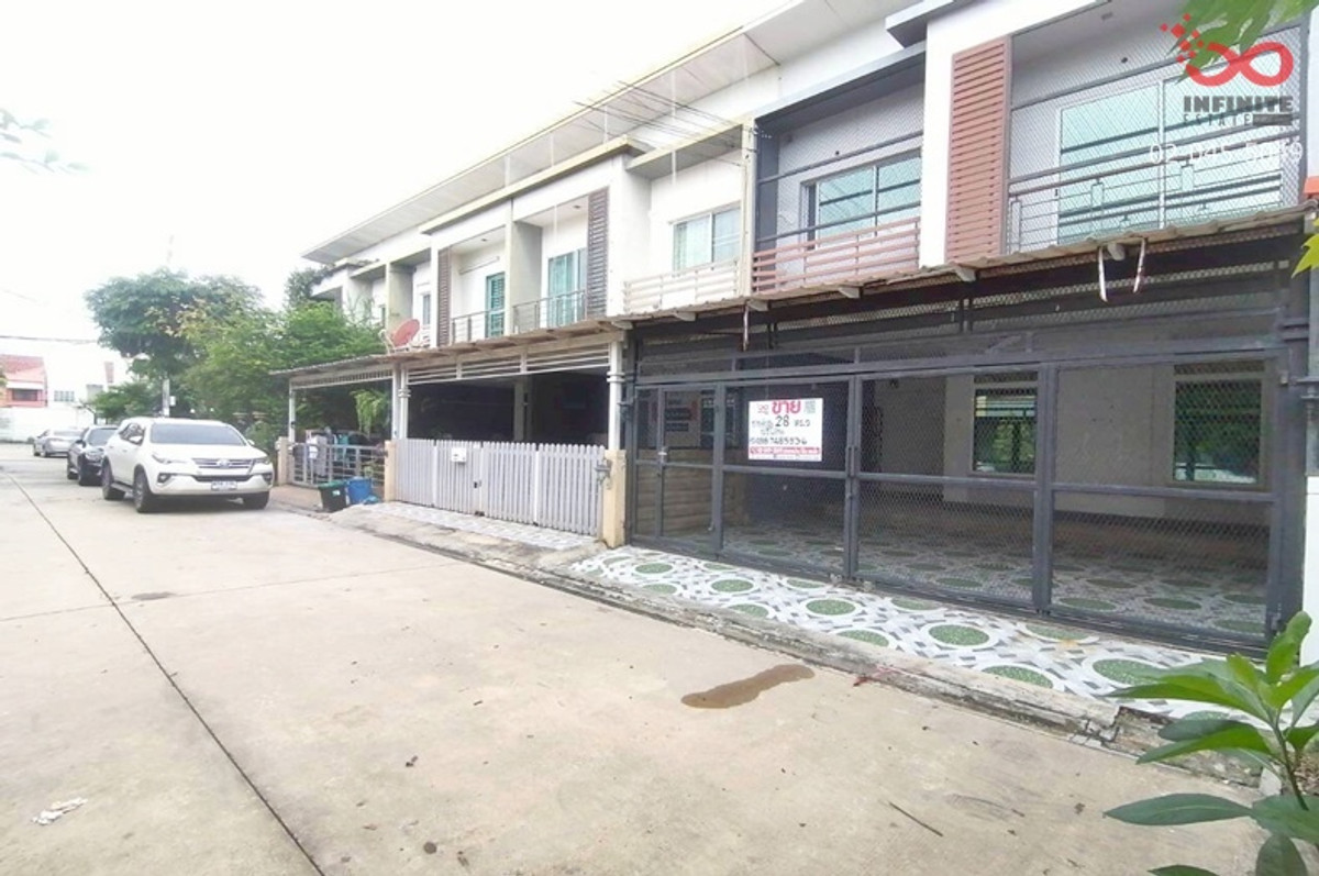 2-story townhome for sale, Habitia Wongwaen-Ramindra. 28 sq m., back edge, complete extension. 2-story townhome for sale, Habitia Wongwaen-Ramindra. 28 sq m., back edge, complete extension.