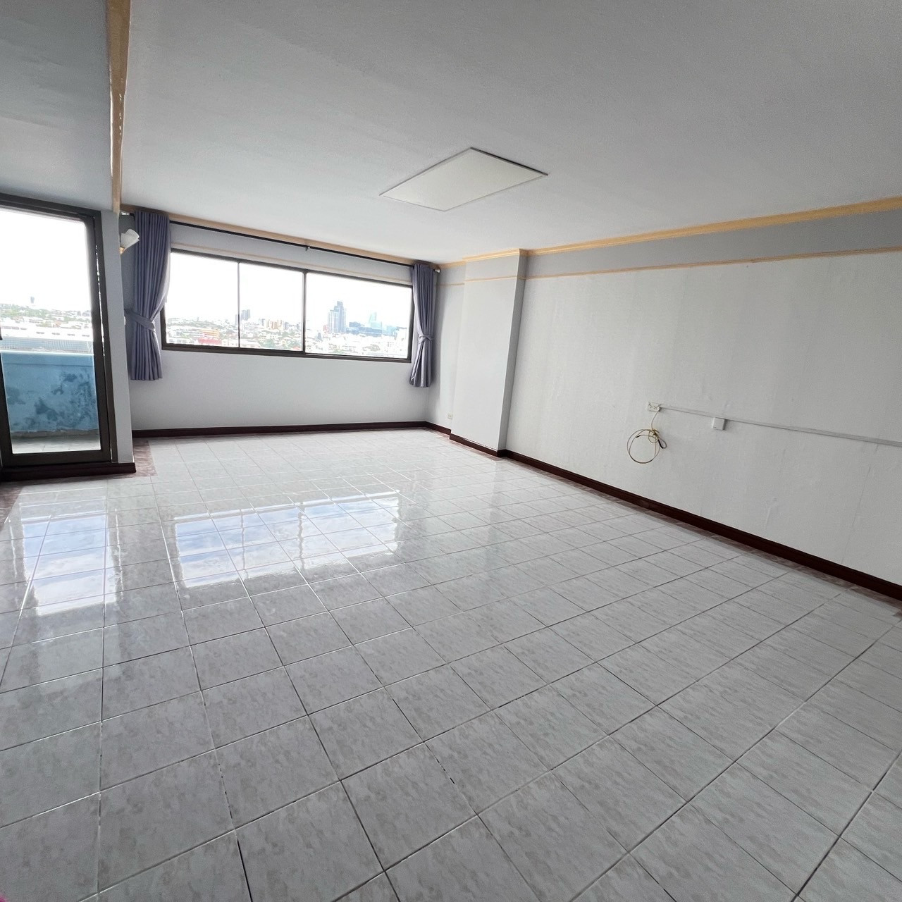 Condo for sale BaanonNut sukhumvit 77, Baan On Nut Sukhumvit 77, large room, convenient travel. Condo for sale BaanonNut sukhumvit 77, Baan On Nut Sukhumvit 77, large room, convenient travel.