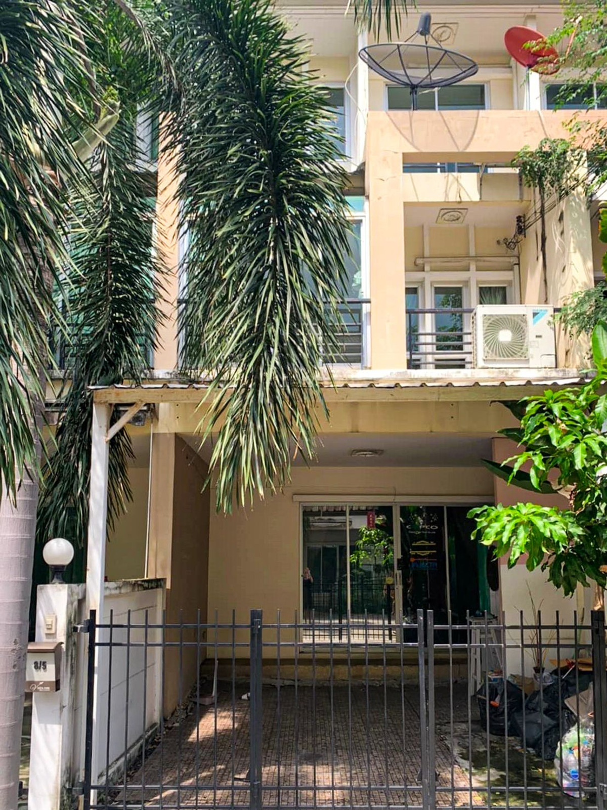 ขาย!! ทาวน์โฮม 3 ชั้น Vista Park รัชดา-รามอินทรา ขนาด 22.3 ตรว. ขาย!! ทาวน์โฮม 3 ชั้น Vista Park รัชดา-รามอินทรา ขนาด 22.3 ตรว.
