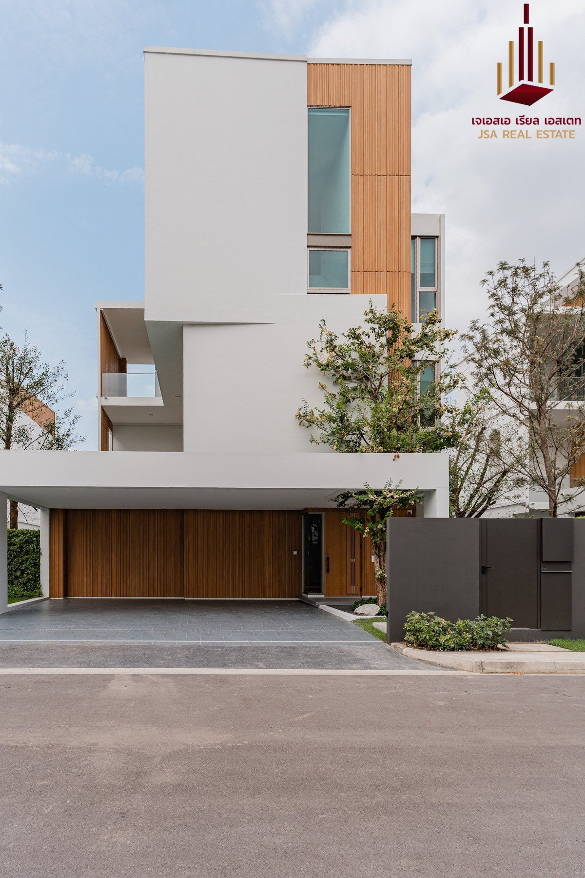 ✨ For Rent:  VIVE Rama 9✨  💰 Only 200,000 THB/month