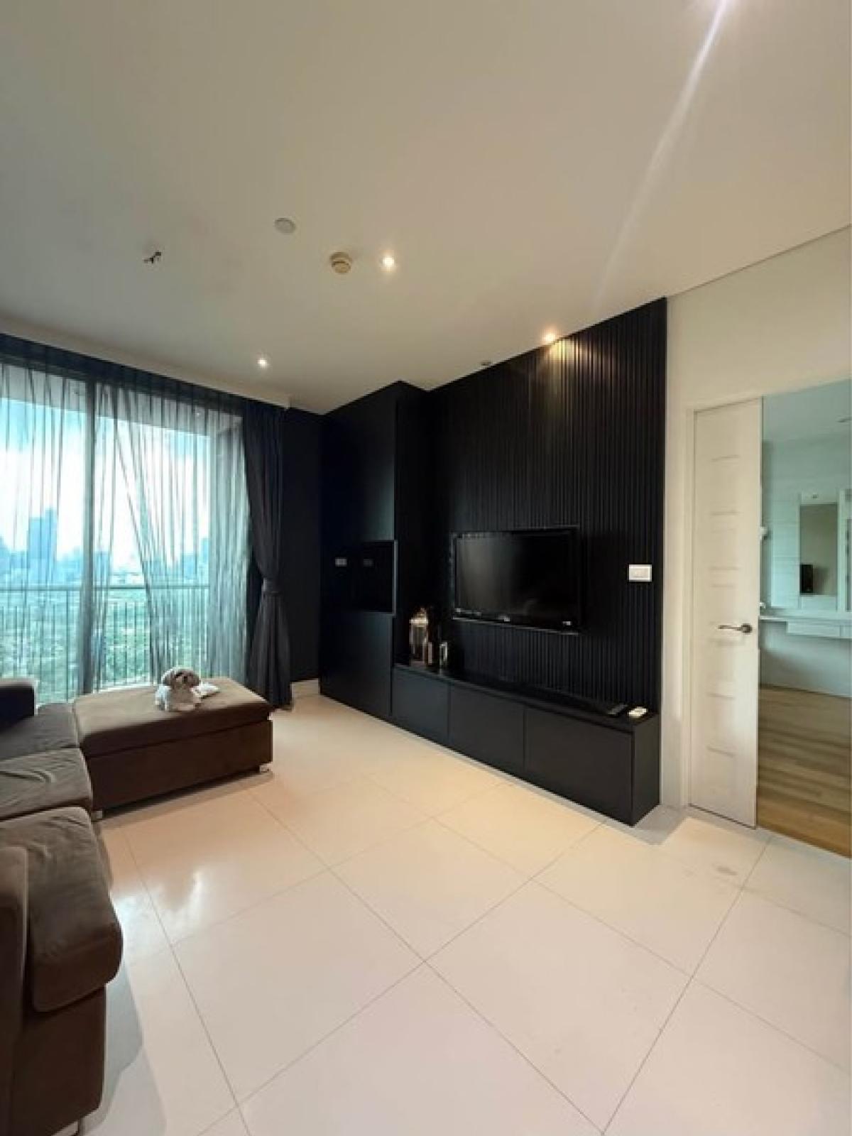 (A034103) Aguston Sukhumvit 22 (A034103) Aguston Sukhumvit 22