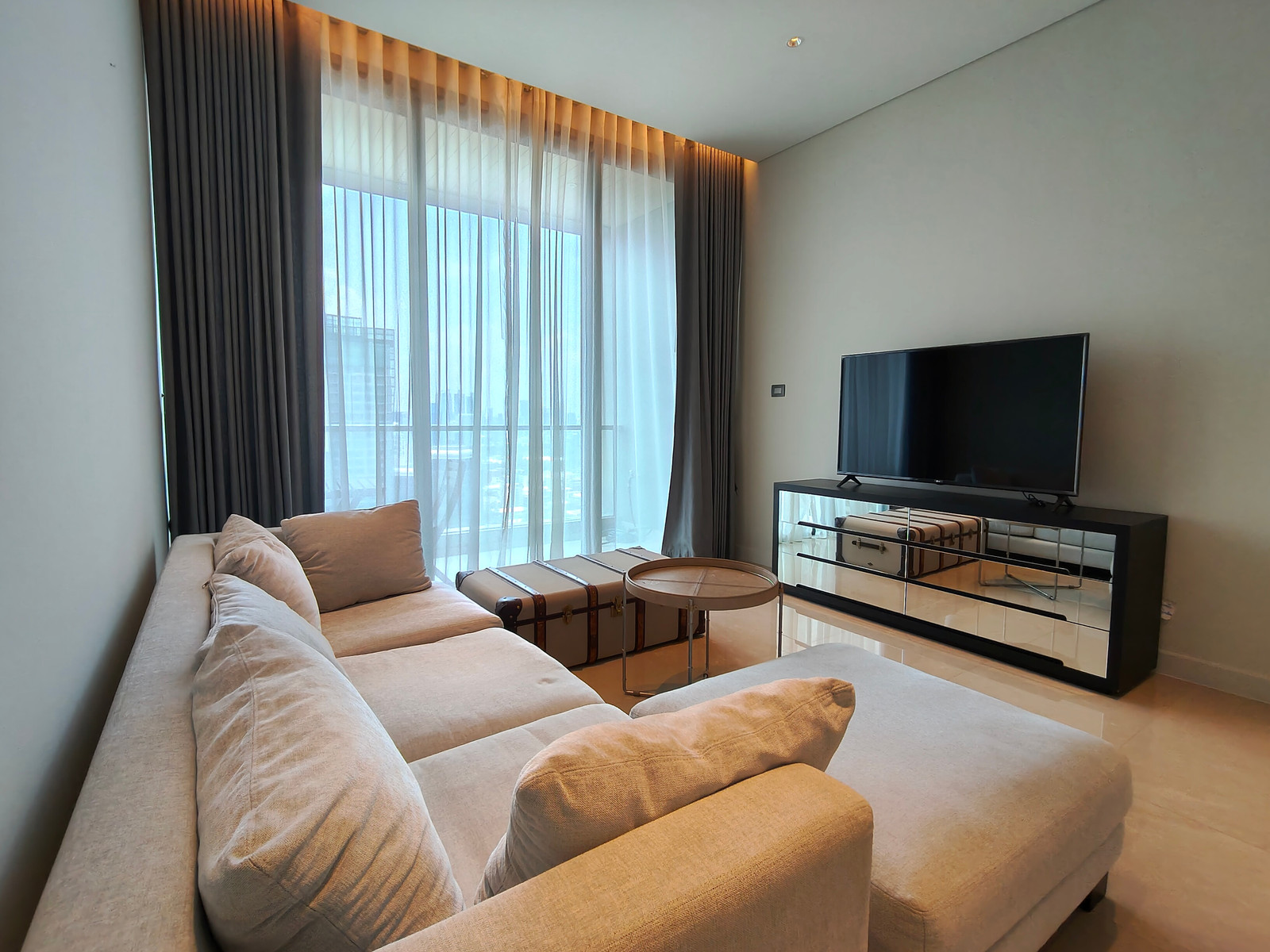 AVAILABLE NOW Elegant 2-Bed at Sindhorn Residence with Panoramic View AVAILABLE NOW Elegant 2-Bed at Sindhorn Residence with Panoramic View