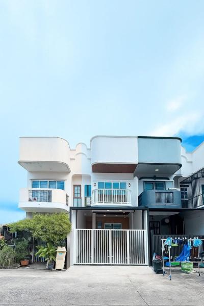 ขายทาวน์โฮม ลาดพร้าว 71 รีโนเวทใหม่ 3.39 ล้าน ห่าง MRT 900 เมตร วังทองหลาง เขต วังทองหลาง กรุงเทพ CX-137062