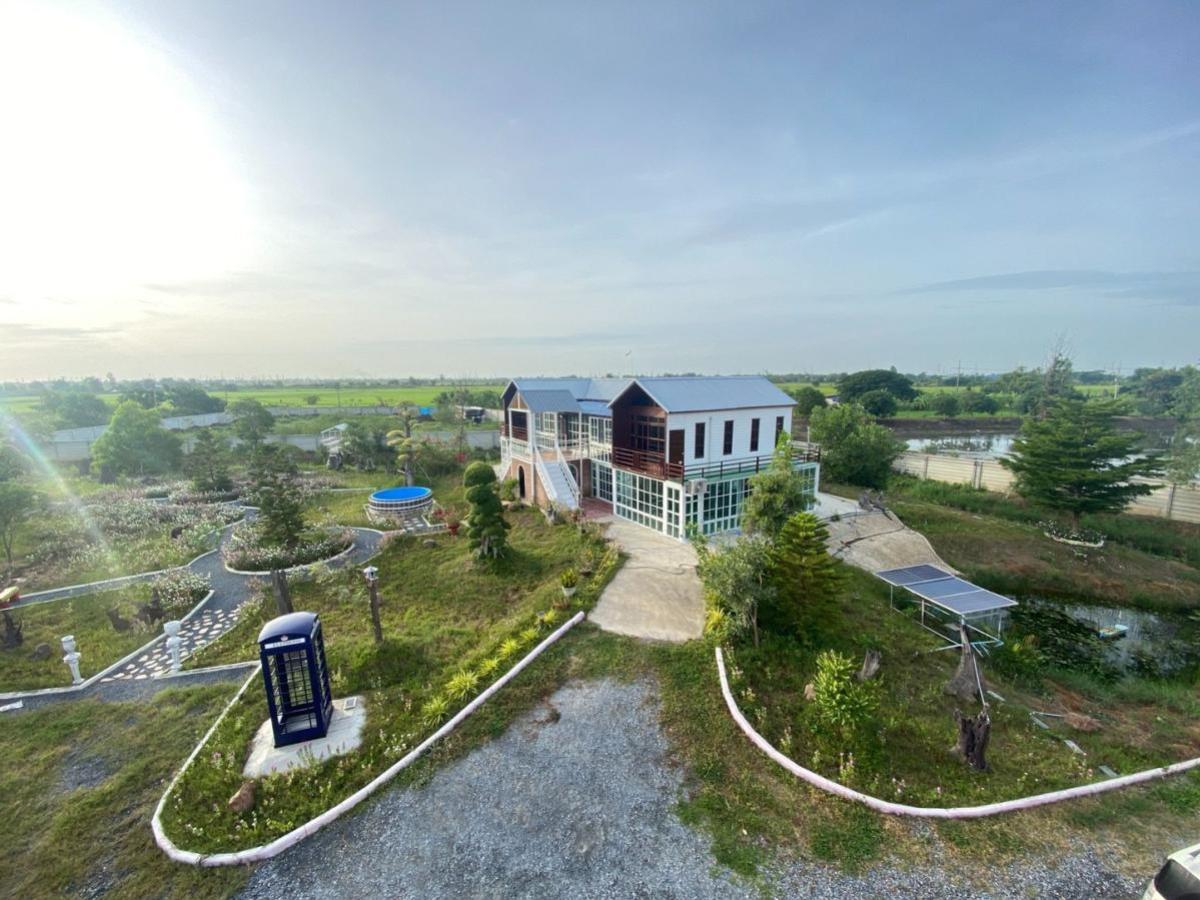For Sale European-style House with Natural View on a Large 4 Rai Plot in Bang Len District, Nakhon Pathom, CX-137317
