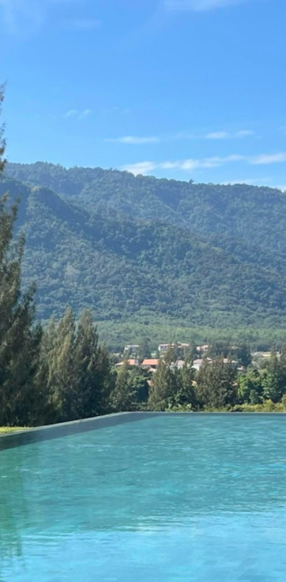 📢👇 Luxury Resort for Sale in Khao Yai  Ready to Operate, panoramic mountain views, fresh air all year round, stable income, and consistent occupancy. Perfect for investors looking to enter the hospitality business. Prime location.