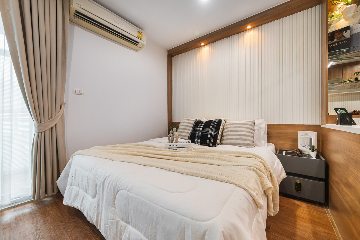 Beautiful room, Cozy tone 🌿, warm and inviting, fully decorated, ready to move in! Closed kitchen next to balcony, convenient to use. Can cook without baking the room, easy to travel, close to restaurants - complete shopping! Beautiful room, Cozy tone 🌿, warm and inviting, fully decorated, ready to move in! Closed kitchen next to balcony, convenient to use. Can cook without baking the room, easy to travel, close to restaurants - complete shopping!