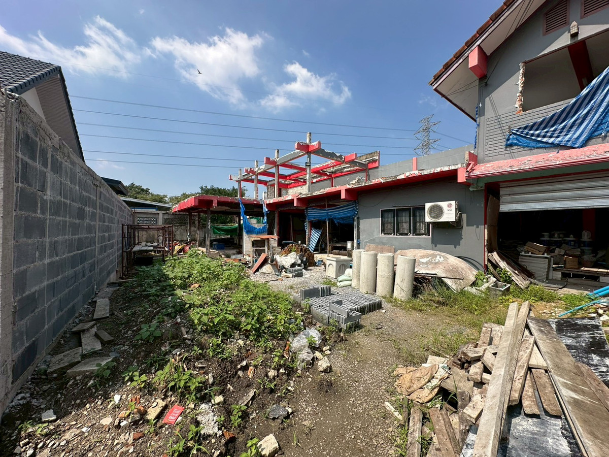 1 detached house for sale with land 67 sq m, Phutthamonthon Sai 2, Soi 10 - 001 Kanchanaphisek 7 Near The Mall Bang Khae (sold as is) House number 9 1 detached house for sale with land 67 sq m, Phutthamonthon Sai 2, Soi 10 - 001 Kanchanaphisek 7 Near The Mall Bang Khae (sold as is) House number 9