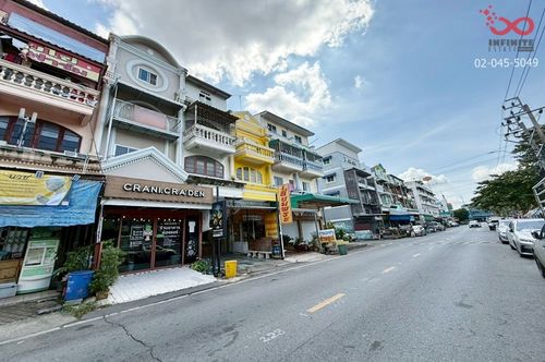 Commercial building for sale 4.5 floors 20 sq m with restaurant-coffee business, Bang Yai City, complete equipment.
