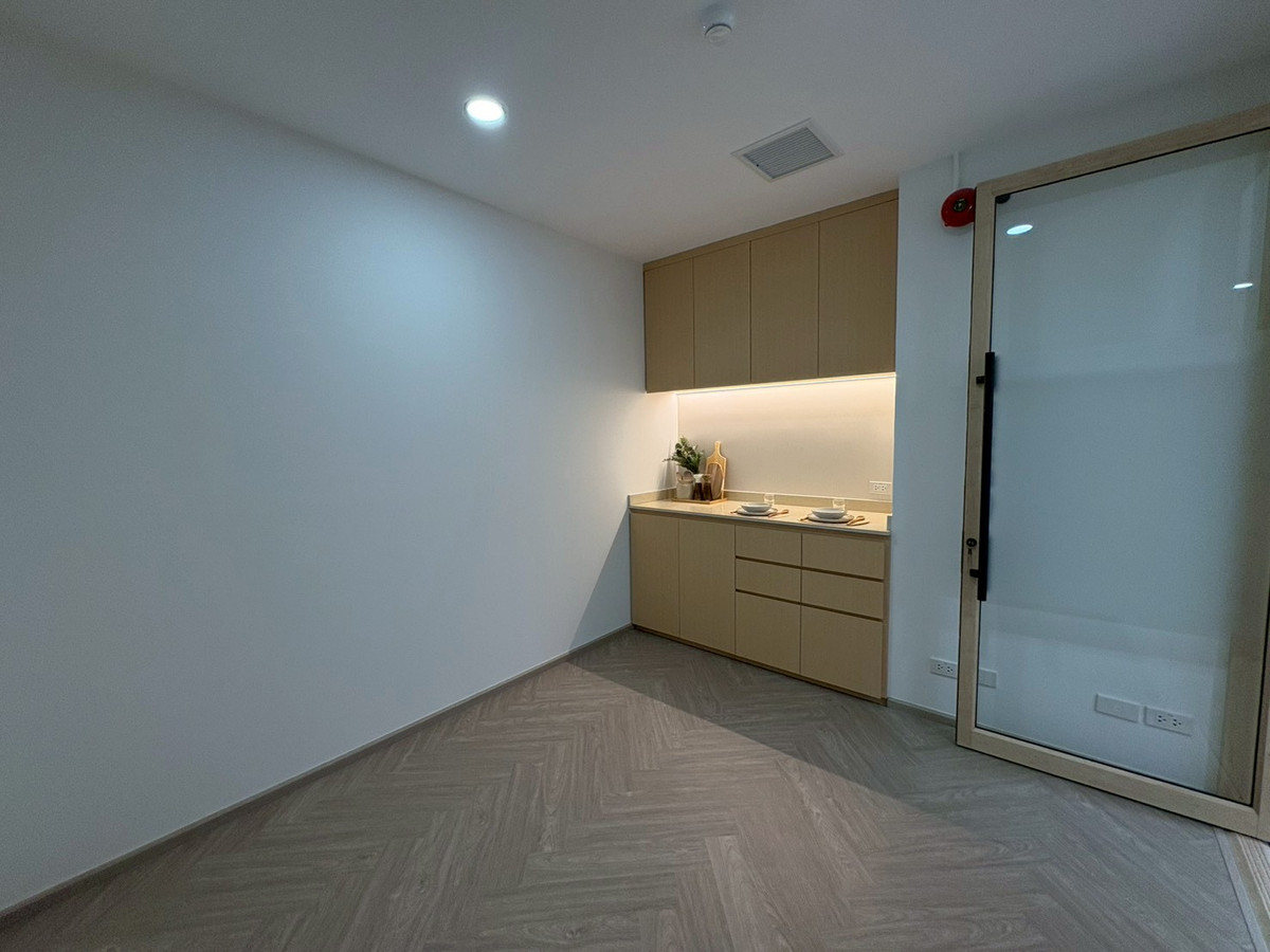 ให้เช่าออฟฟิศสวย พร้อมอยู่ Interlink Tower ตกแต่งเฟอร์นิเจอร์ครบ – รูปที่ 4